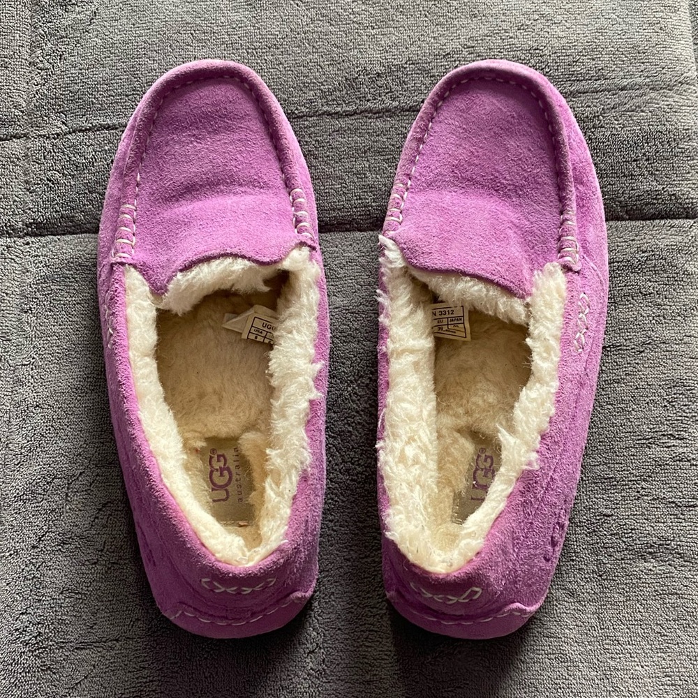 NEW without tags UGG Women's Ansley slipper